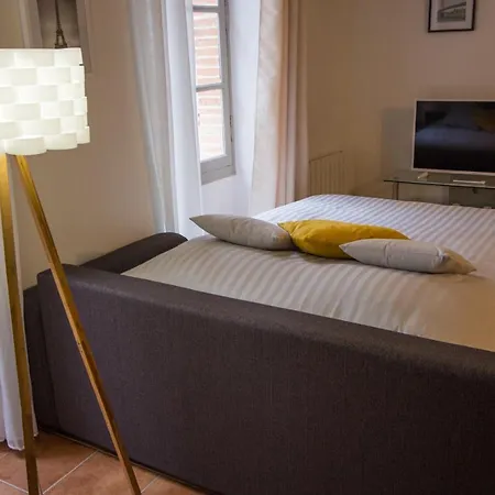 En Toute Intimite Dans Le Centre Historique Lägenhet Montauban