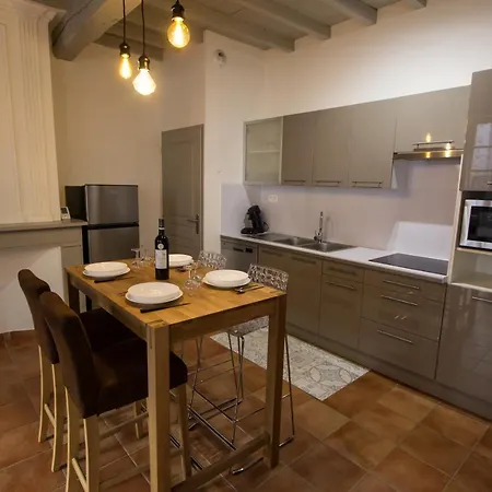 En Toute Intimite Dans Le Centre Historique Lägenhet *